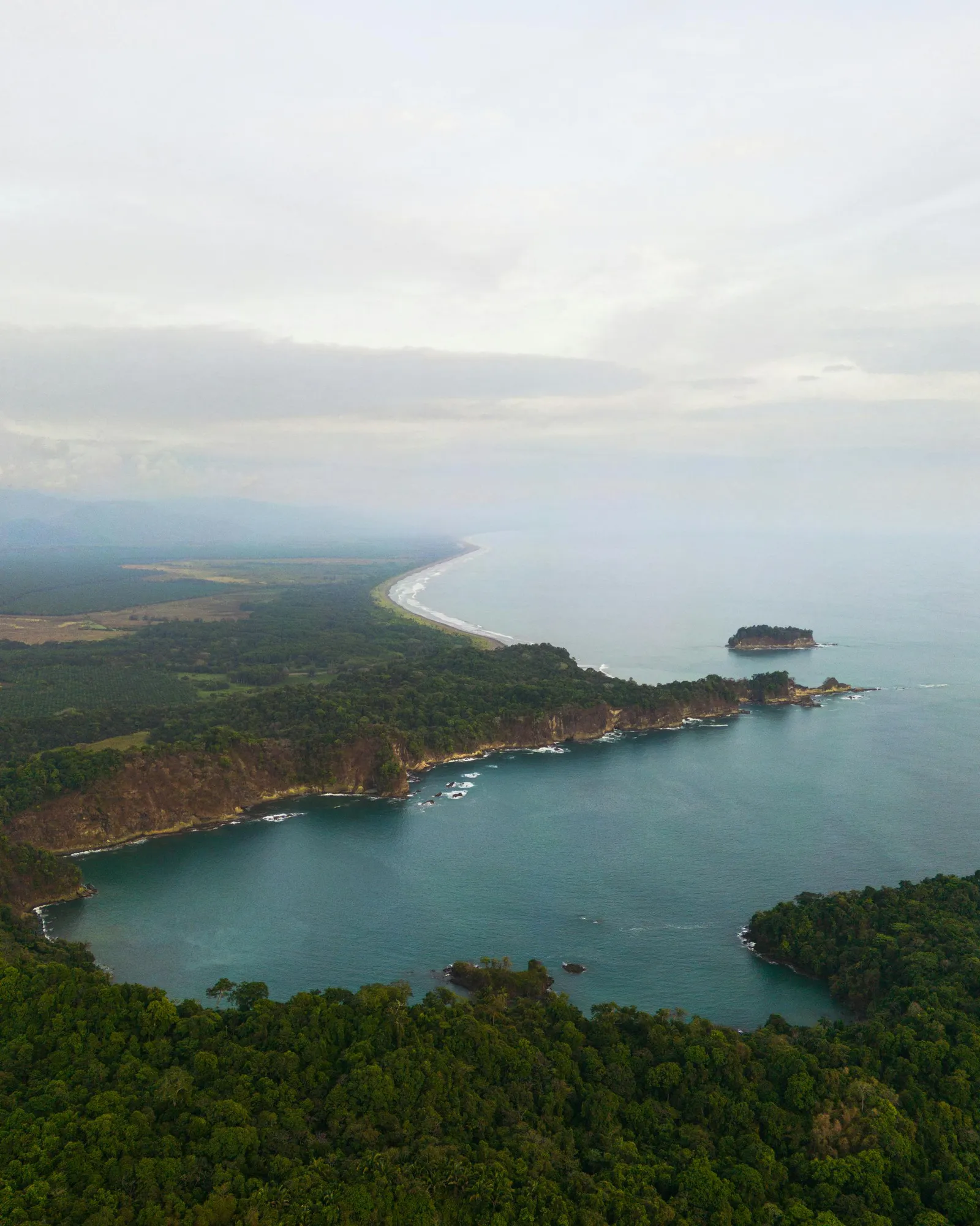Aguas turquesa de la Isla del Caño